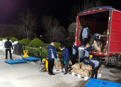 疫情下，甘肅物流行業(yè)利用手動液壓搬運車等工具保障物資供應(yīng)